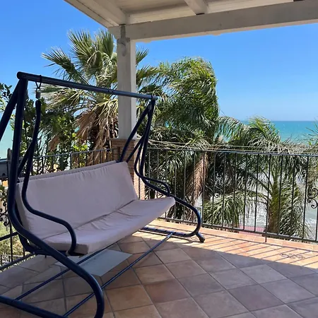 Lucia Sea View بيت للعطل